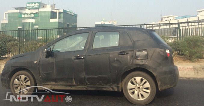Maruti Suzuki SX4 S-Cross Launching Soon; Caught Testing