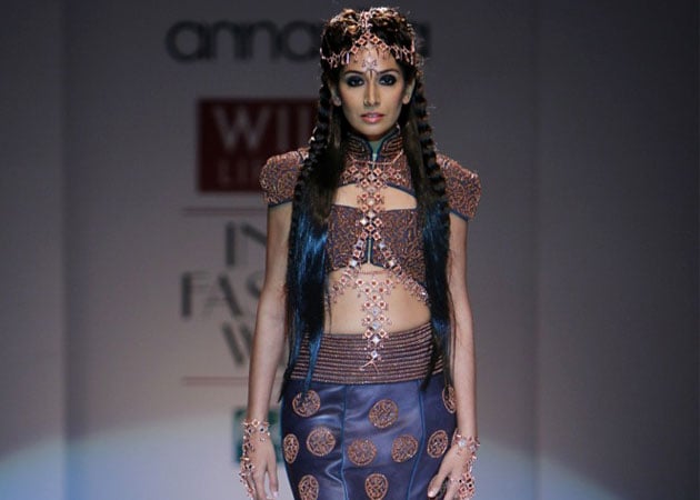 Monica Dogra's Bold Statement at Wills India Fashion Week