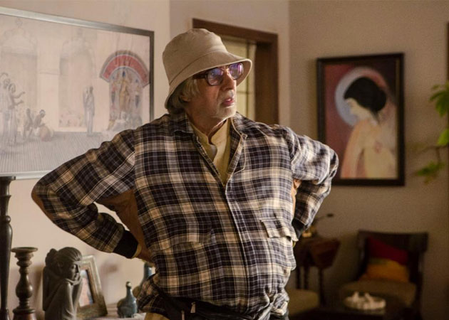 First Look: <i>Piku</i>'s Amitabh Bachchan Has Pot Belly, Long Hair