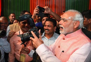 पीएम के समारोह में मौजूद रहे अखिलेश शर्मा की कलम से : 'मीडिया मिलन' से उठे सवाल