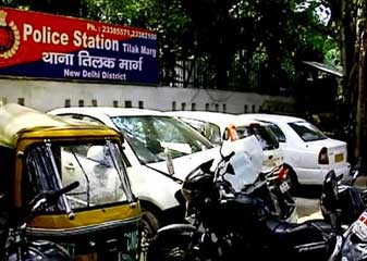 दिल्ली के थाने बने डंपयार्ड, कैसे चले स्वच्छता अभियान