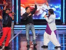 <i>Bigg Boss 8</i>: Salman Khan Sings, Steals the Show