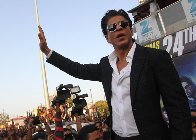 Shah Rukh Khan Says He Only Reads Funny Reviews