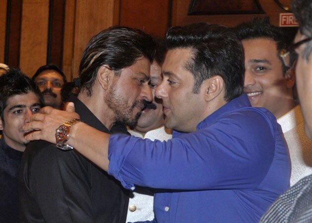 Shah Rukh Khan Thanks Salman for Promoting Happy New Year