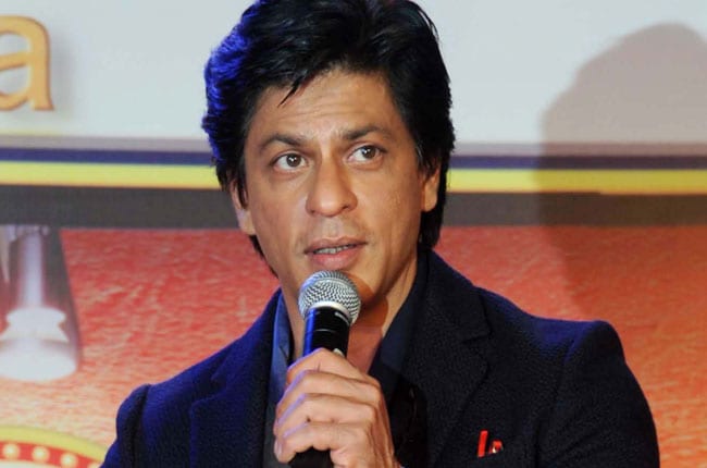 Shah Rukh Khan Hurts Knee During <i>Happy New Year</i> Promotions