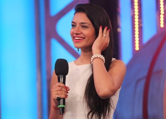 Bigg Boss 8: Sukirti Kandpal's Parting Gift for Praneet Bhatt