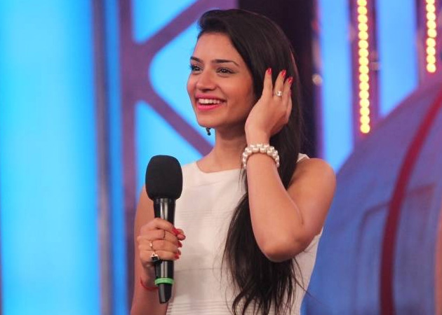 <i>Bigg Boss 8</i>: Sukirti Kandpal's Parting Gift for Praneet Bhatt