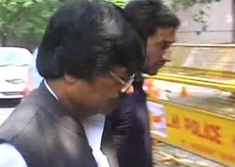 नक्सलियों से संबंध रखने के आरोप में झारखंड के पूर्व मंत्री योगेंद्र साव दिल्ली में गिरफ्तार