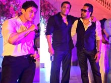 At Arpita Khan's Wedding, Salman and Aamir Sing <i>Aati Kya Khandala</i>