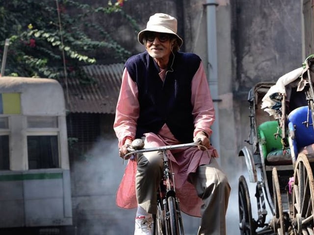 When in Kolkata, Amitabh Bachchan Speaks in Bengali