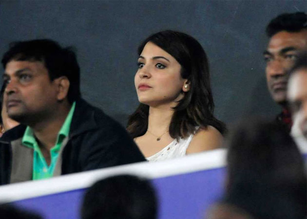 Virat Kohli Blows Anushka Sharma a Kiss After Breaking Record