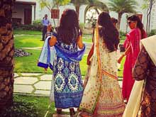 Arpita Khan's Wedding: In First Pics, Bride Wears Cream <i>Lehenga</i>