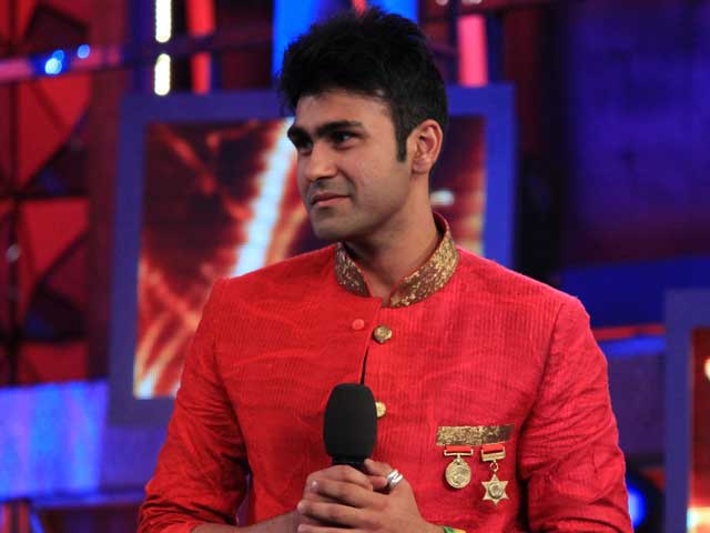 <i>Bigg Boss</i>: Aarya Babbar Calls Puneet Issar a 'Dirty Human Being'