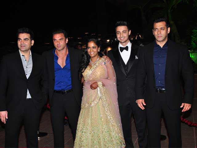 After Arpita's Reception, Mumbai's Photographers Lift Ban on Salman Khan