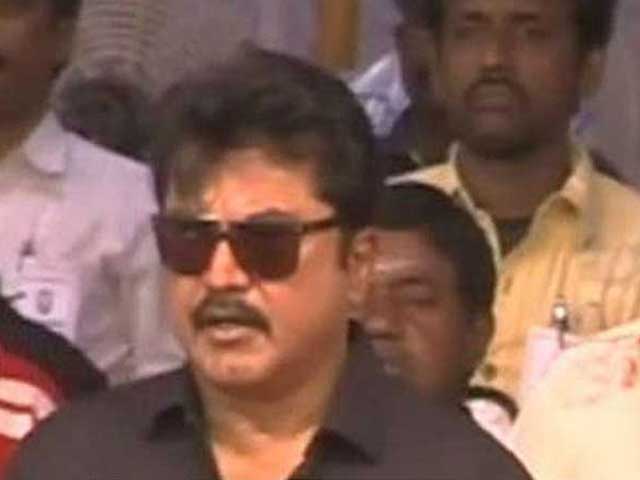 Sarath Kumar Warns Actor Vishal Over Derogatory Remarks