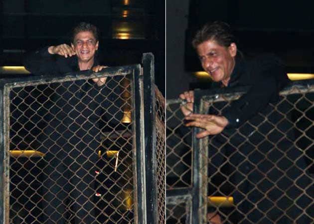 Shah Rukh Khan's Midnight Celebrations on 49th Birthday