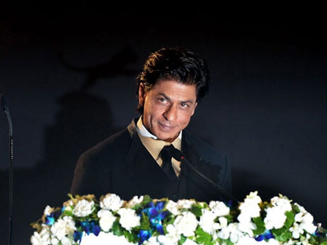 Shah Rukh Khan Wins Hearts With Bengali Speech at Kolkata Film Festival