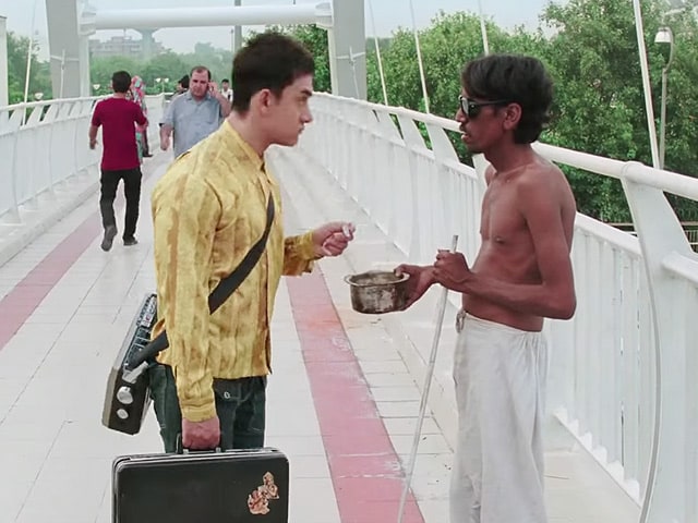mir Khan S Pk Meet The Extra Who Plays The Beggar On The Bridge
