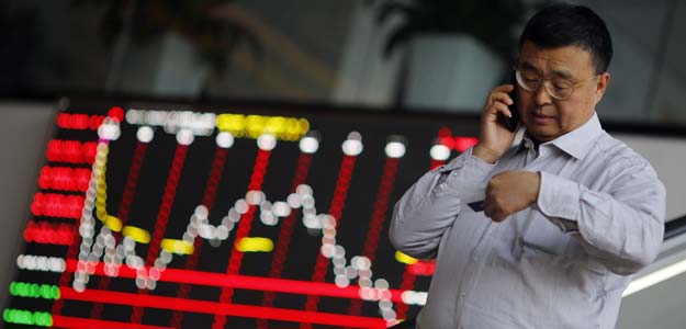 China Stocks Slump as Weak PMIs Heighten Growth Fears