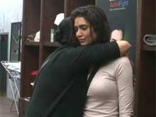 <i>Bigg Boss 8</i>: Puneet Issar's Wife Hugs Karishma Tanna. Twitter Has a Field Day