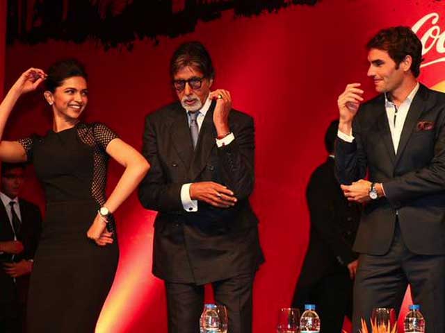 Roger Federer's Indianaama: Dances With Deepika Padukone and Amitabh Bachchan, Eats Giant Naan