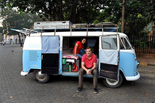 मॉडर्न ख़ानाबदोश : मिलें, ऐसी जोड़ी से जो जी रही है अपने सपने!