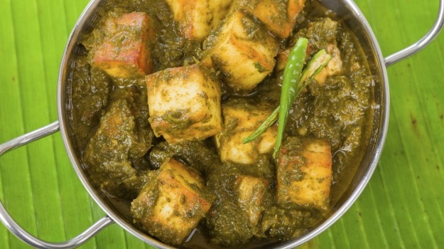नवरात्रि में बनाएं बिना प्याज-लहसुन के टेस्टी पालक पनीर, यहां देखें मजेदार रेसिपी नवरात्रि में बनाएं बिना प्याज-लहसुन के टेस्टी पालक पनीर, यहां देखें मजेदार रेसिपी