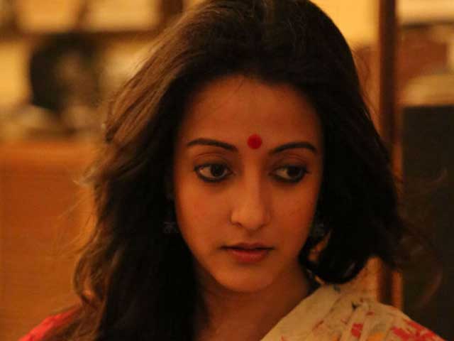 Raima Sen: Stupid to Say Extramarital Affairs Don't Exist