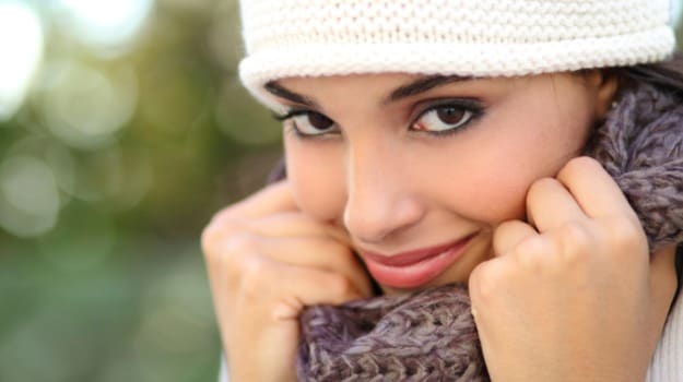 Winter Skin Care Routine: सर्दियों में कैसा हो स्किन केयर रूटीन, त्वचा की देखभाल करें यूं