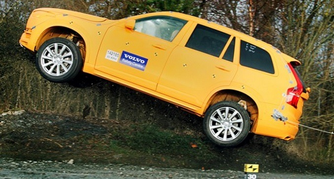 New Volvo XC90 With A World-First Run-Off Road Protection Package