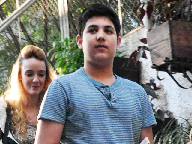 Akshay Kumar's son Aarav Watches <i>Paddington</i> With Underprivileged Kids