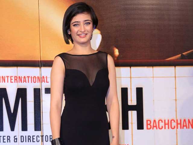 Akshara Haasan on Bollywood Debut, Singing and Healthy Competition with Alia Bhatt