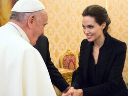 Angelina Jolie Meets the Pope, Calls it an 'Honour' Angelina Jolie Meets the Pope, Calls it an 'Honour'