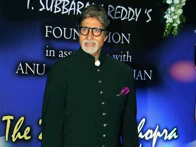 Amitabh Bachchan Welcomes 2015 on a Quiet Note