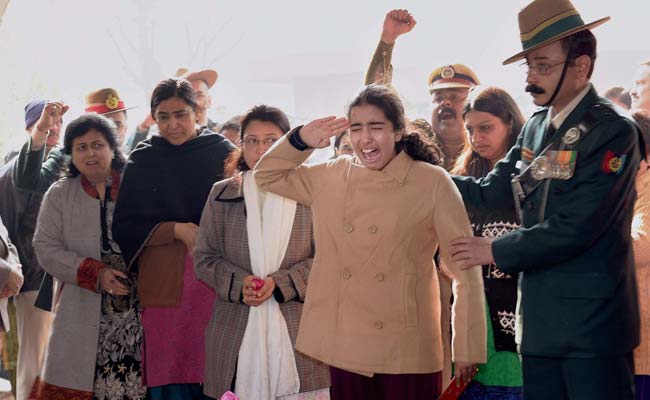 At Braveheart's Cremation, Daughter Shouts His Regiment's War Cry