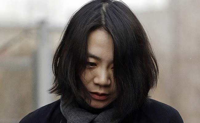 Korean Air Chief Says He Scolded Daughter Over Nut Rage