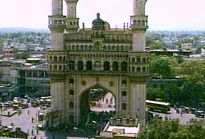 तेलंगाना के डिप्टी सीएम बोले - अगर चारमीनार कमजोर हो गया है तो इसे गिरा देंगे