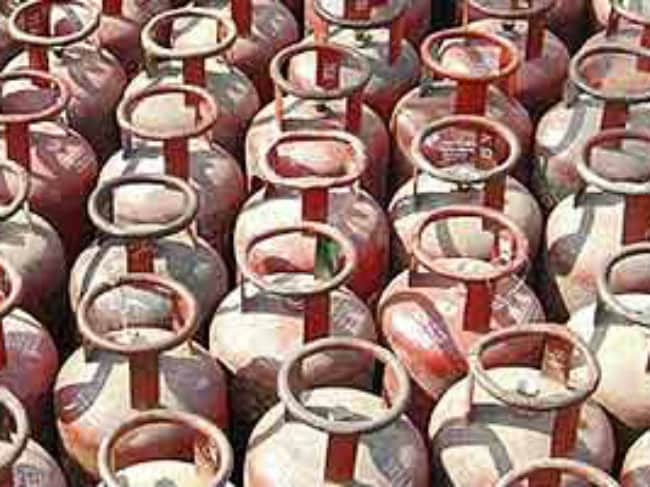 3200 LPG Tankers Go Off Roads in South India as Transporters Strike