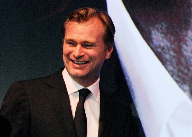 Christopher Nolan Does Not Own Cellphone