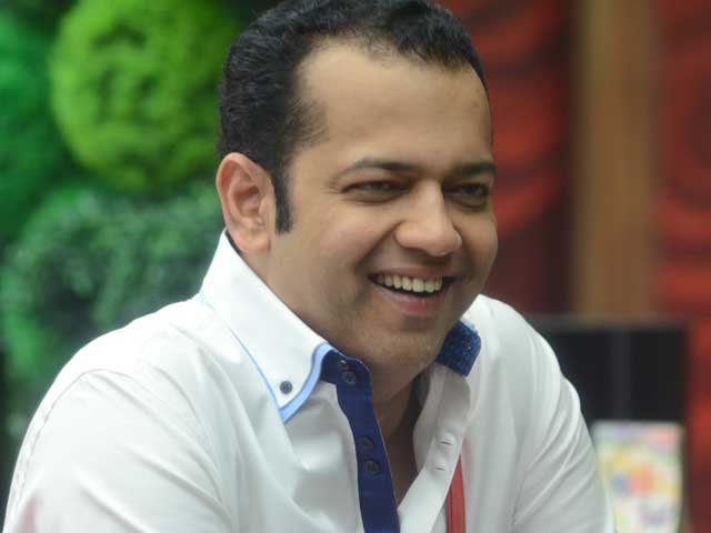 Rahul Mahajan: I am Not Dating Anyone