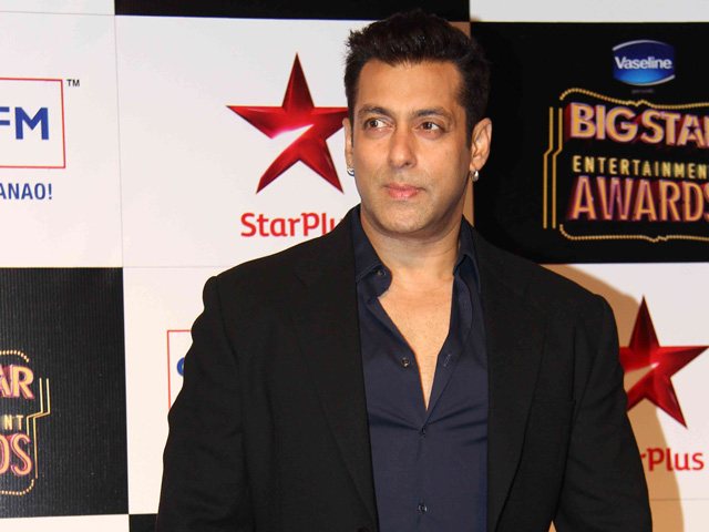 PM Modi Congratulates Salman Khan For Clean India Contribution