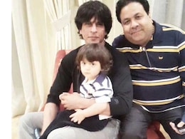 <i>Happy New Year</i>: Shah Rukh Khan and AbRam's First Picture of 2015 <i>Happy New Year</i>: Shah Rukh Khan and AbRam's First Picture of 2015