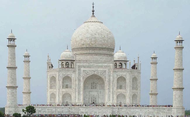Uttar Pradesh to Develop Places Around Taj Mahal For Tourism