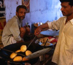 The Foodie Traveller: Breakfast With the Faithful in Varanasi, India The Foodie Traveller: Breakfast With the Faithful in Varanasi, India