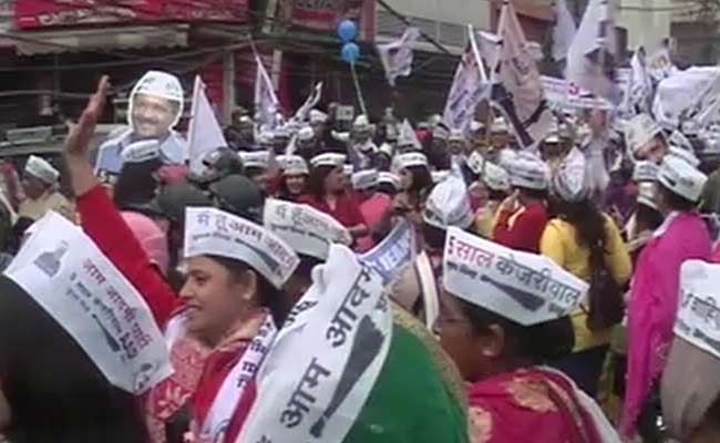 On Kiran Bedi's Turf, AAP Reaches Out to Women Voters