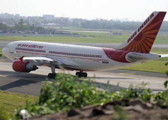 लैडिंग के वक्‍त फट गया एयर इंडिया विमान का टायर, यात्री सुरक्षित