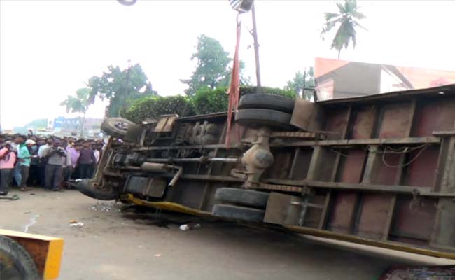 Bus Mows Down 3 on Its Way to Jagan Reddy's Rally in Andhra Pradesh