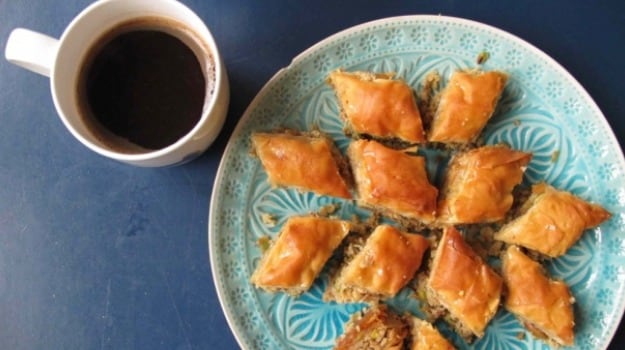 milk tea baklawa (baklava) - Cardamom and Tea