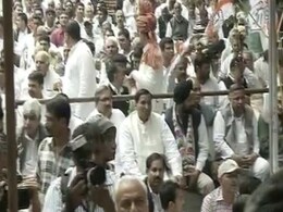 Congress Holds '<i>Zameen Wapasi</i>' Rally Minus Rahul Gandhi Congress Holds '<i>Zameen Wapasi</i>' Rally Minus Rahul Gandhi