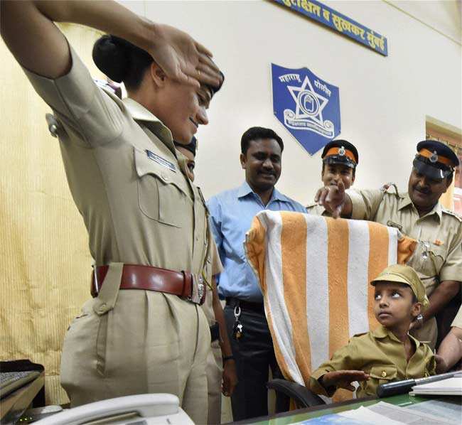 Battling Last Stage of Cancer, This 7-Year-Old Turns Police Officer for a Day
